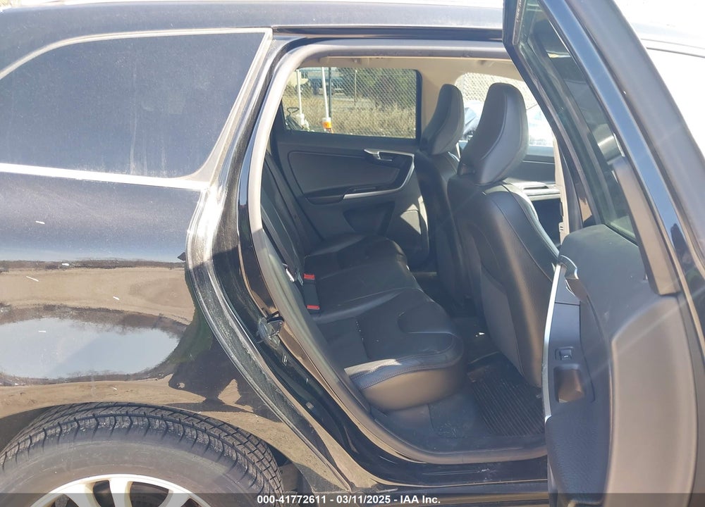2010 VOLVO XC60 VIN: YV4992DZXA2101986