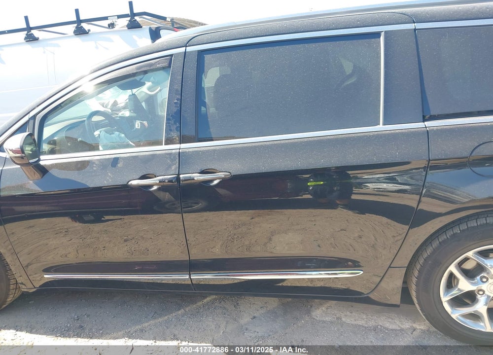 2018 CHRYSLER PACIFICA LIMITED VIN: 2C4RC1GG9JR149053