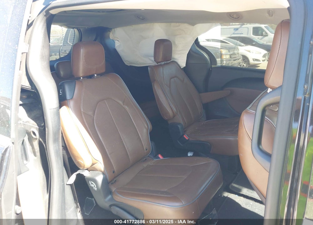 2018 CHRYSLER PACIFICA LIMITED VIN: 2C4RC1GG9JR149053
