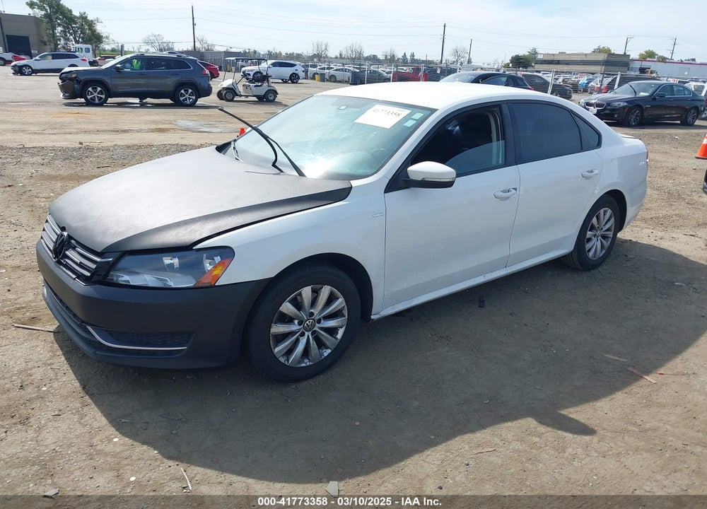 2015 VOLKSWAGEN PASSAT VIN: 1VWAT7A39FC082523