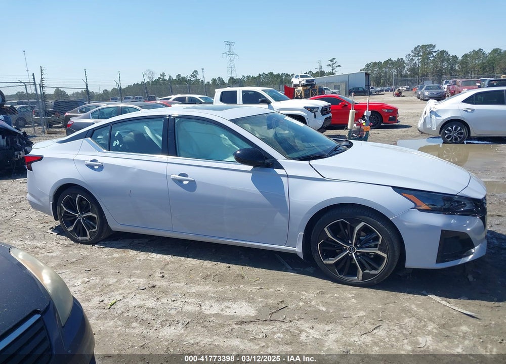 2023 NISSAN ALTIMA SR FWD VIN: 1N4BL4CV9PN340717