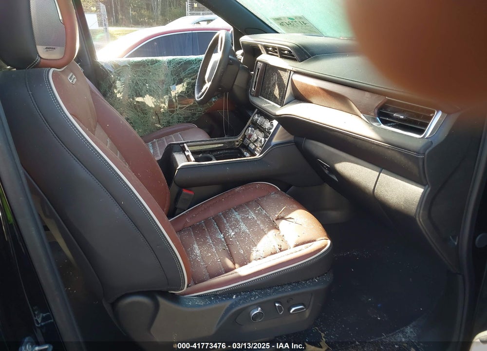 2024 GMC YUKON 4WD DENALI ULTIMATE VIN: 1GKS2EKTXRR379562