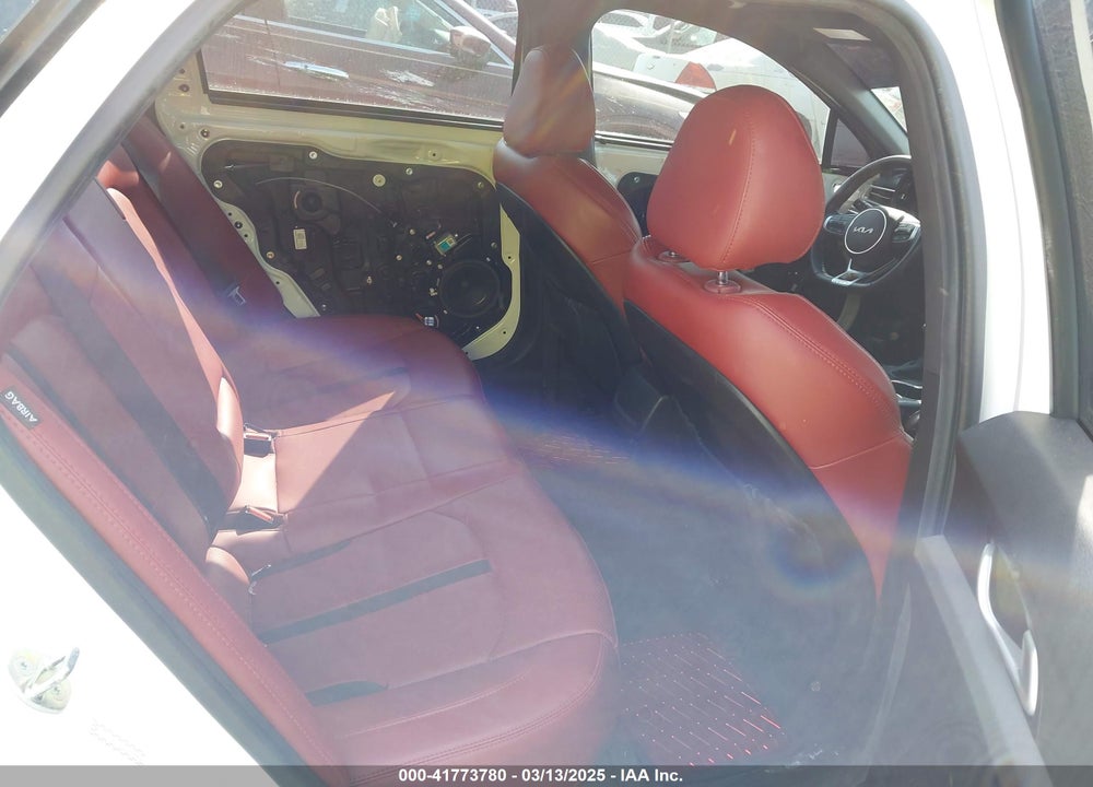 2024 KIA K5 VIN: 5XXG64J24RG238840