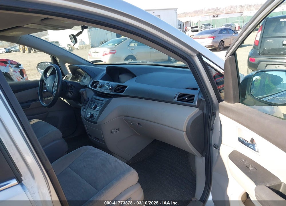 2015 HONDA ODYSSEY LX VIN: 5FNRL5H22FB061572