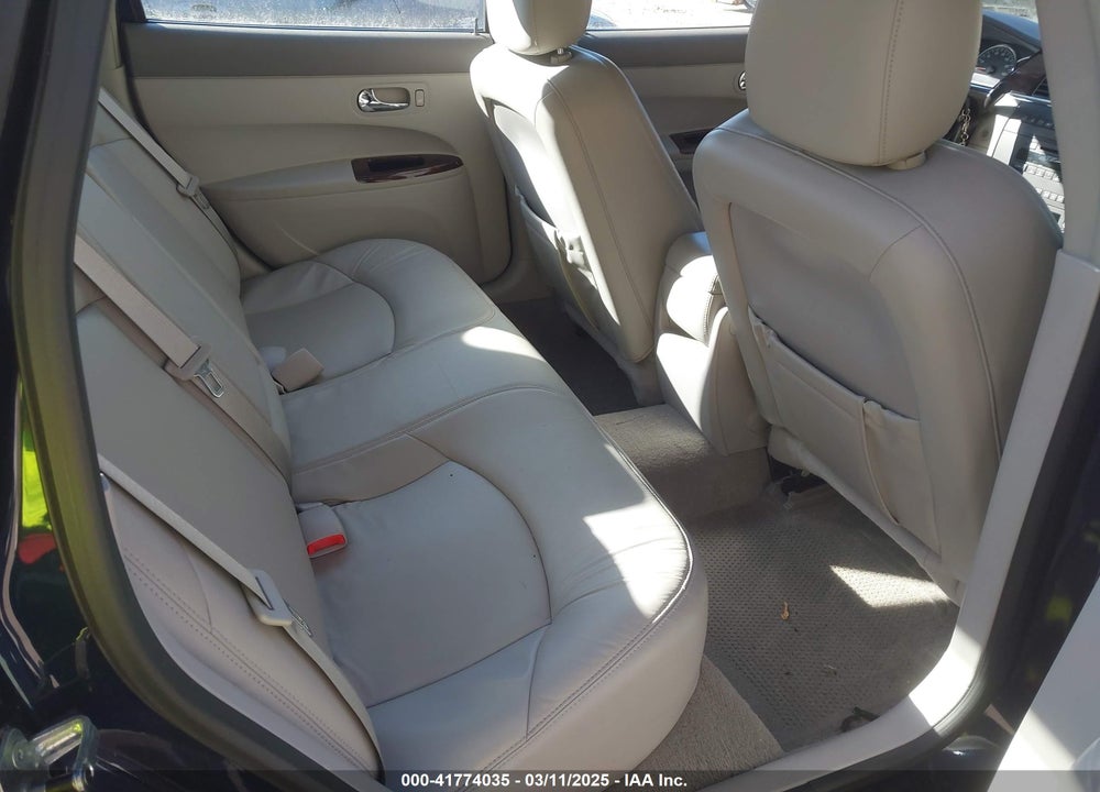 2008 BUICK LACROSSE VIN: 2G4WD582481333167