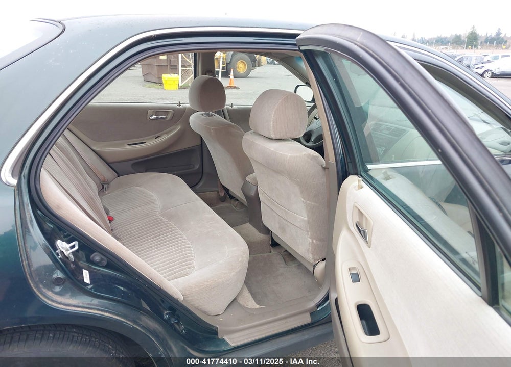 1998 HONDA ACCORD LX VIN: 1HGCG5646WA021827