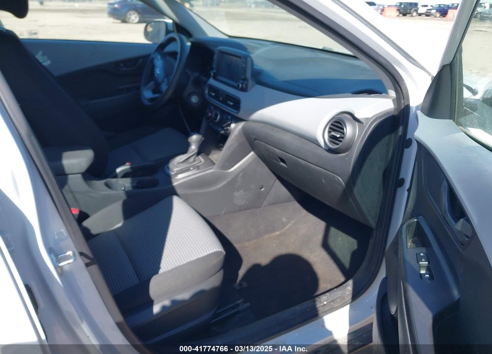2019 HYUNDAI KONA SE VIN: KM8K12AA3KU318646