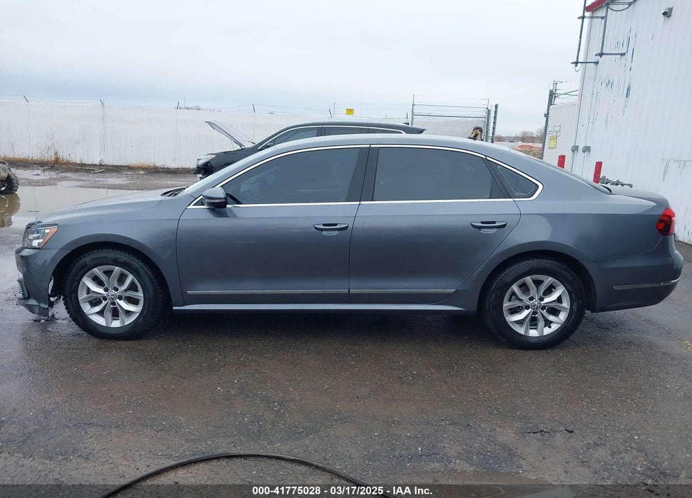 2017 VOLKSWAGEN PASSAT VIN: 1VWAT7A3XHC071775
