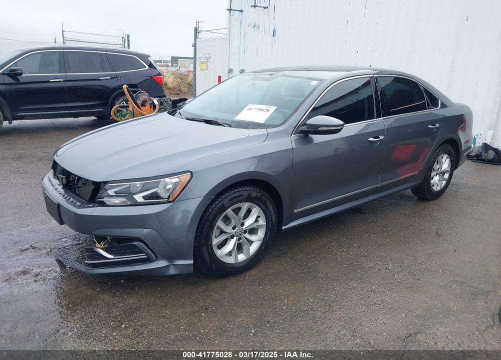 2017 VOLKSWAGEN PASSAT VIN: 1VWAT7A3XHC071775