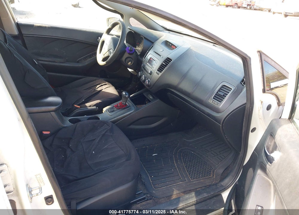 2016 KIA FORTE LX VIN: KNAFK4A65G5487785