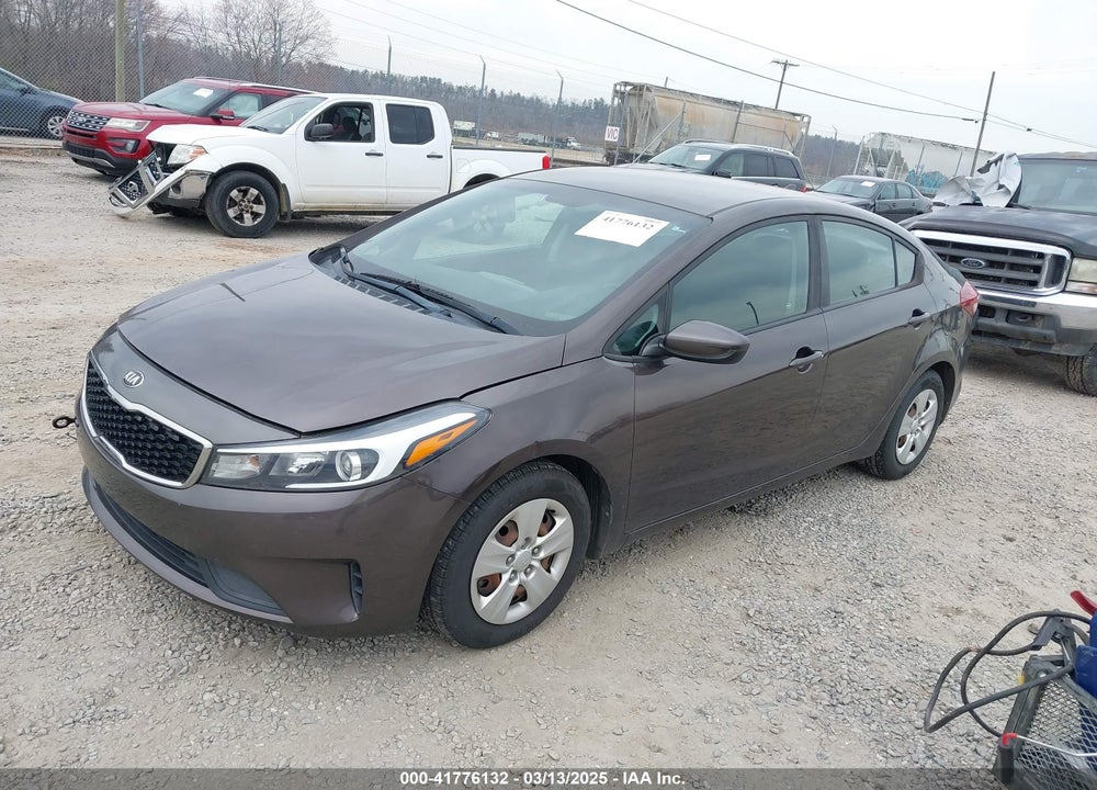 2017 KIA FORTE VIN: 3KPFL4A72HE123838