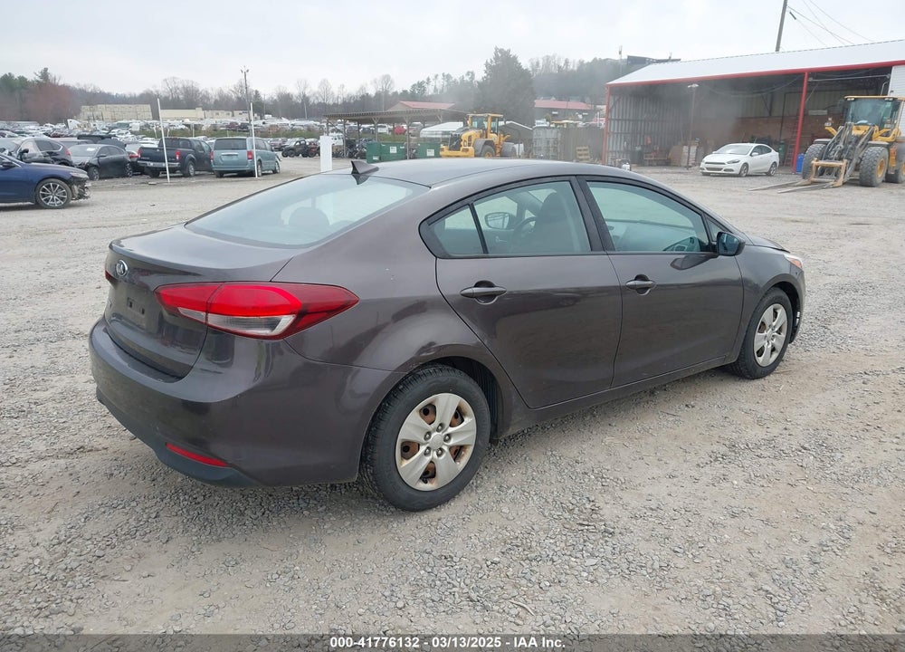2017 KIA FORTE VIN: 3KPFL4A72HE123838
