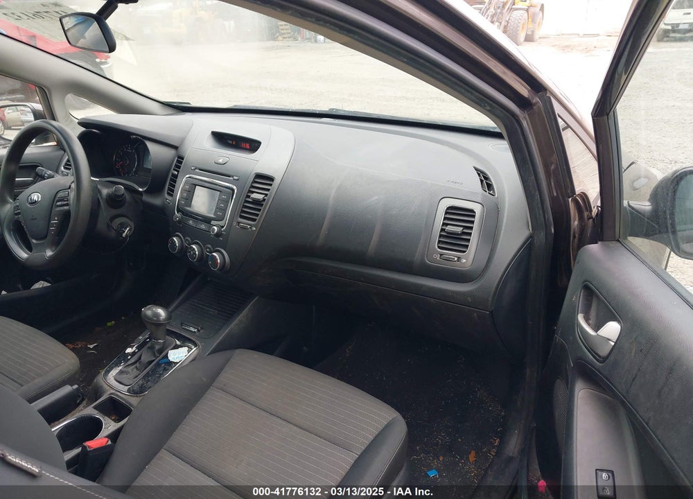 2017 KIA FORTE VIN: 3KPFL4A72HE123838
