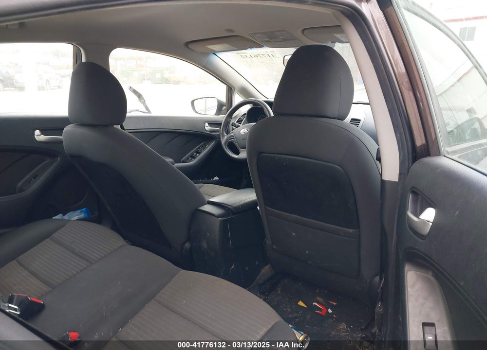 2017 KIA FORTE VIN: 3KPFL4A72HE123838
