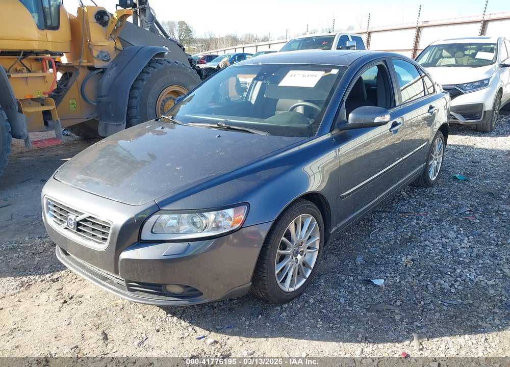 2009 VOLVO S40 VIN: YV1MS382392447081