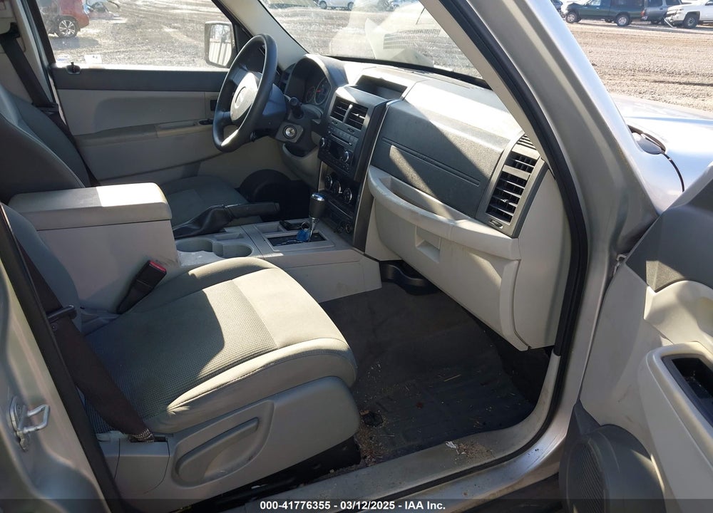 2008 JEEP LIBERTY VIN: 1J8GP28K08W103562