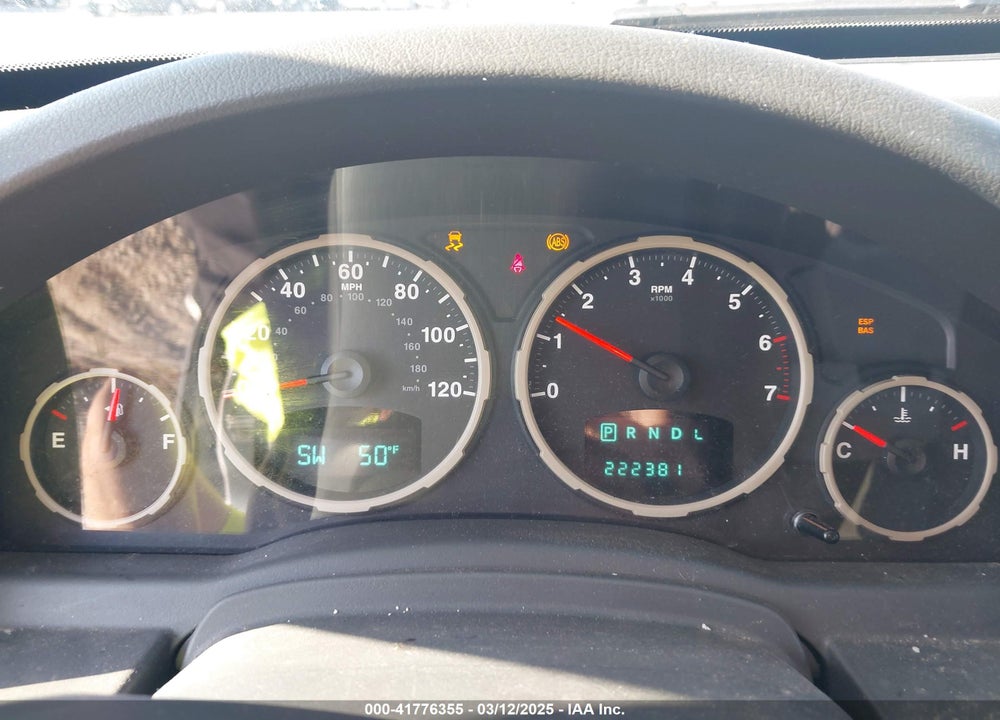 2008 JEEP LIBERTY VIN: 1J8GP28K08W103562