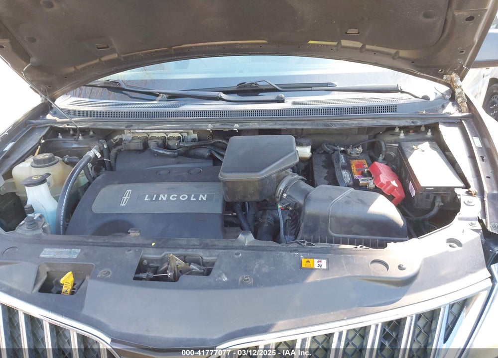 2011 LINCOLN MKX VIN: 2LMDJ6JK1BBJ00272