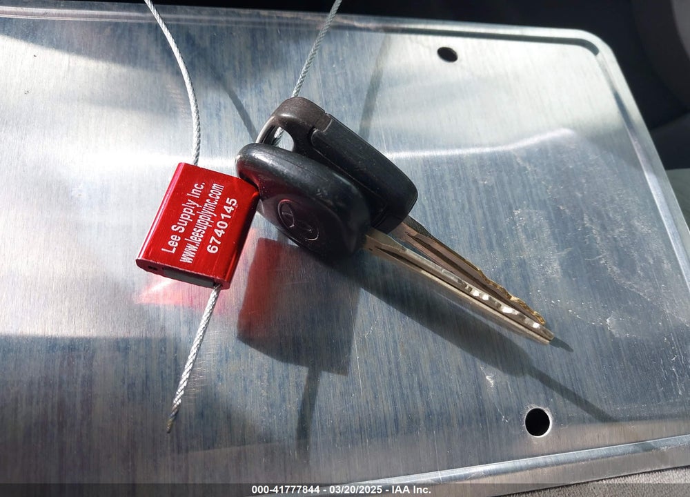 2010 TOYOTA COROLLA LE VIN: 1NXBU4EE1AZ200271