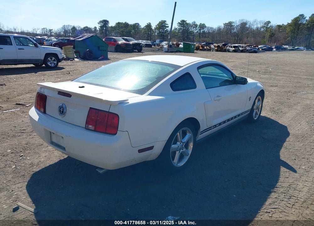 2009 FORD MUSTANG VIN: 1ZVHT80N895111445