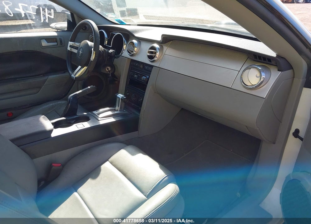 2009 FORD MUSTANG VIN: 1ZVHT80N895111445