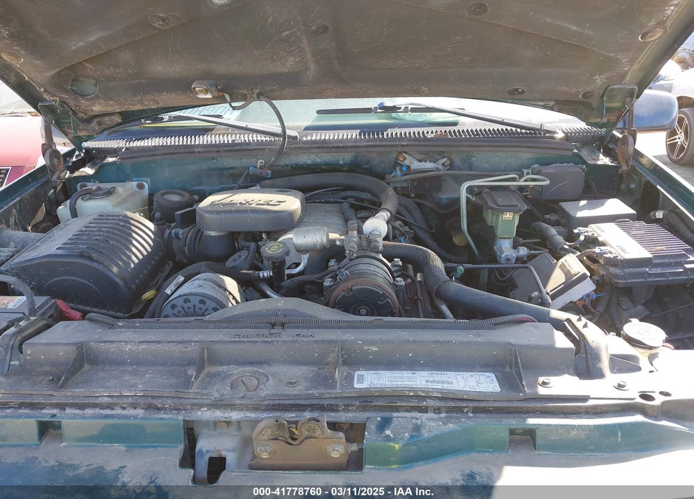 1999 GMC SUBURBAN 2500 VIN: 3GKGK26J4XG508566