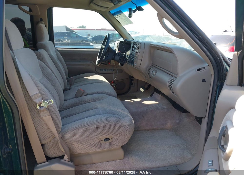 1999 GMC SUBURBAN 2500 VIN: 3GKGK26J4XG508566