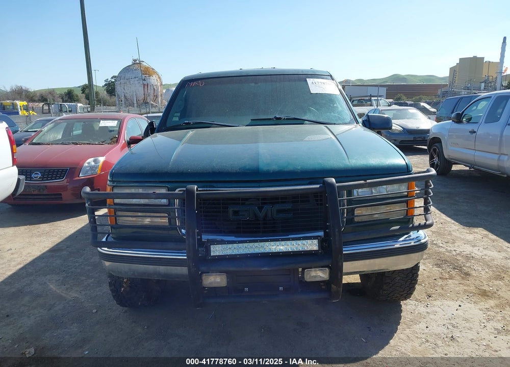 1999 GMC SUBURBAN 2500 VIN: 3GKGK26J4XG508566