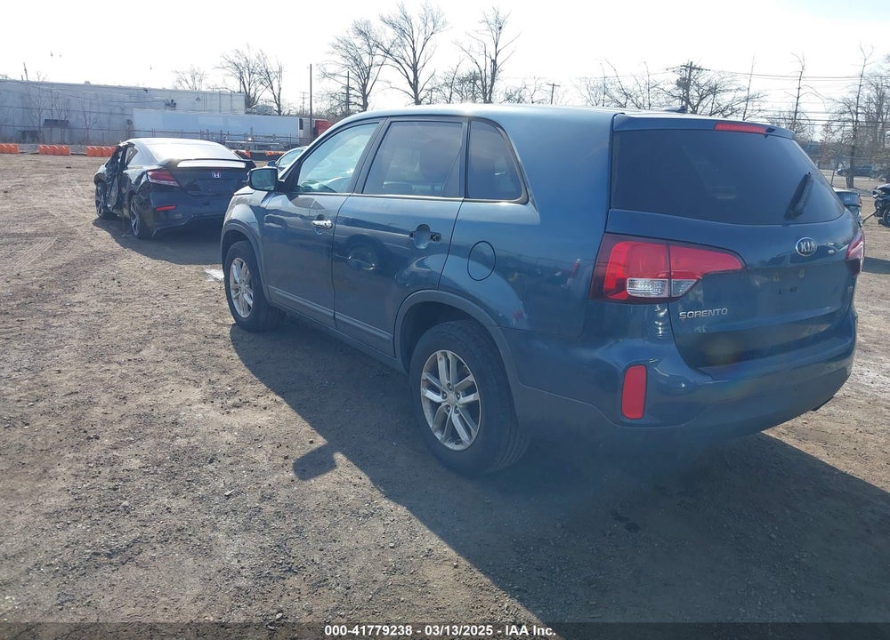 2014 KIA SORENTO LX VIN: 5XYKT3A69EG431054