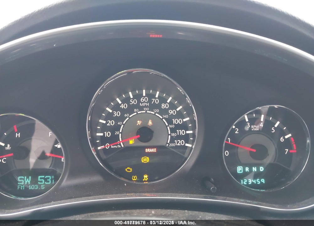 2013 CHRYSLER 200 VIN: 1C3CCBCG7DN520735
