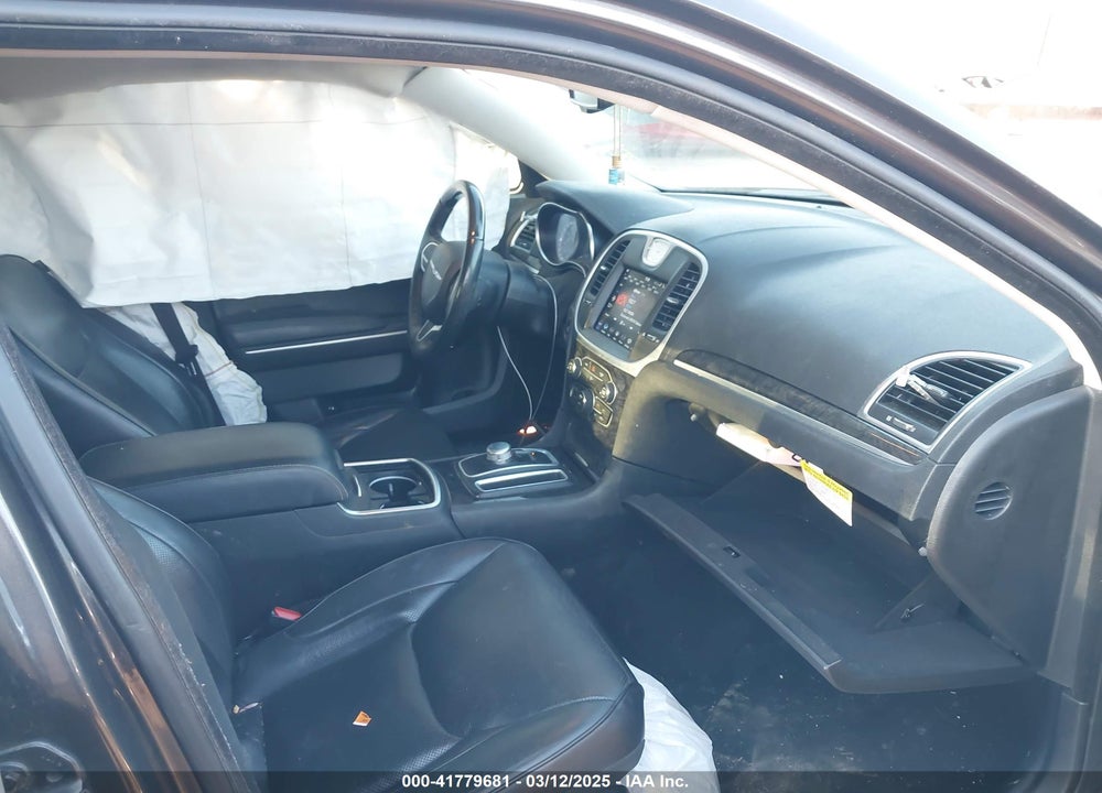 2020 CHRYSLER 300 VIN: 2C3CCAKG5LH142031