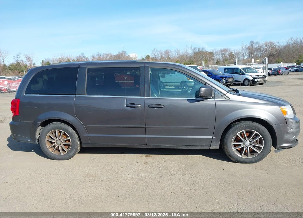 2017 DODGE GRAND CARAVAN VIN: 2C4RDGCG2HR758484