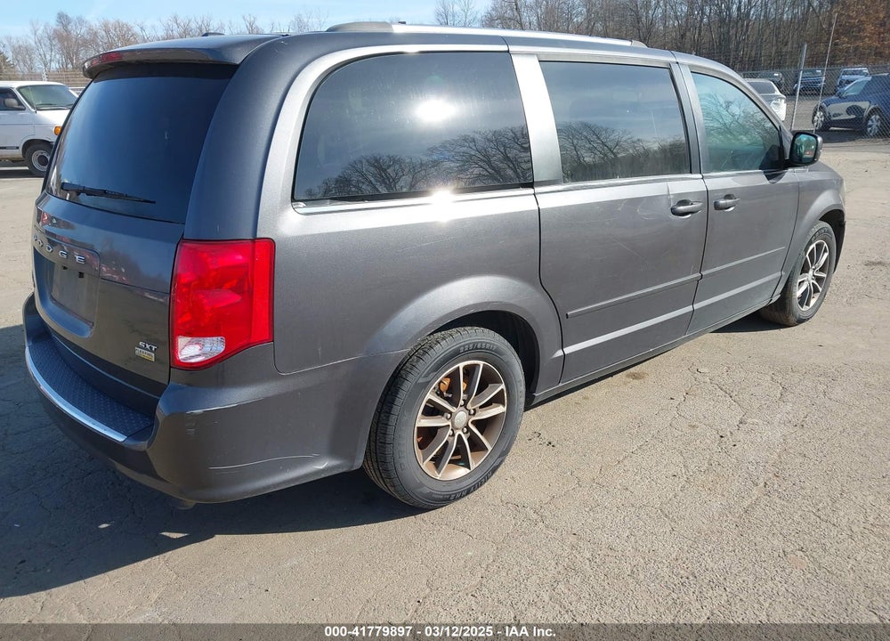 2017 DODGE GRAND CARAVAN VIN: 2C4RDGCG2HR758484