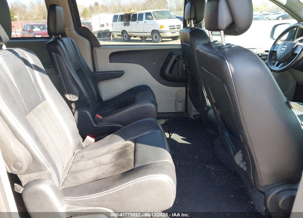 2017 DODGE GRAND CARAVAN VIN: 2C4RDGCG2HR758484