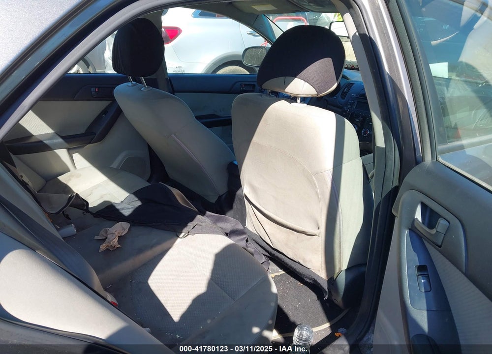 2011 KIA FORTE VIN: KNAFU4A2XB5363558
