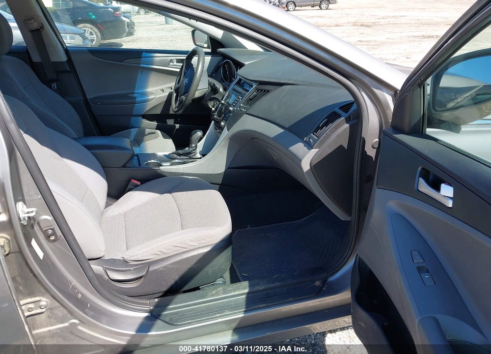 2011 HYUNDAI SONATA VIN: 5NPEB4AC0BH065923