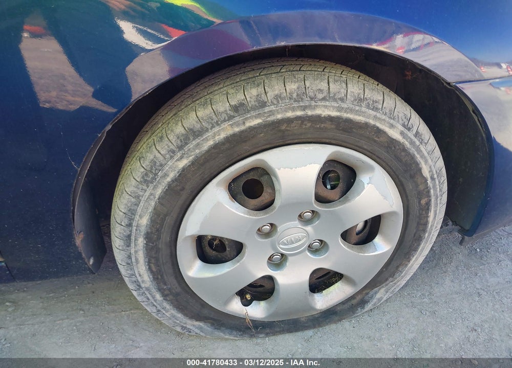 2006 KIA SPECTRA VIN: KNAFE121165251240