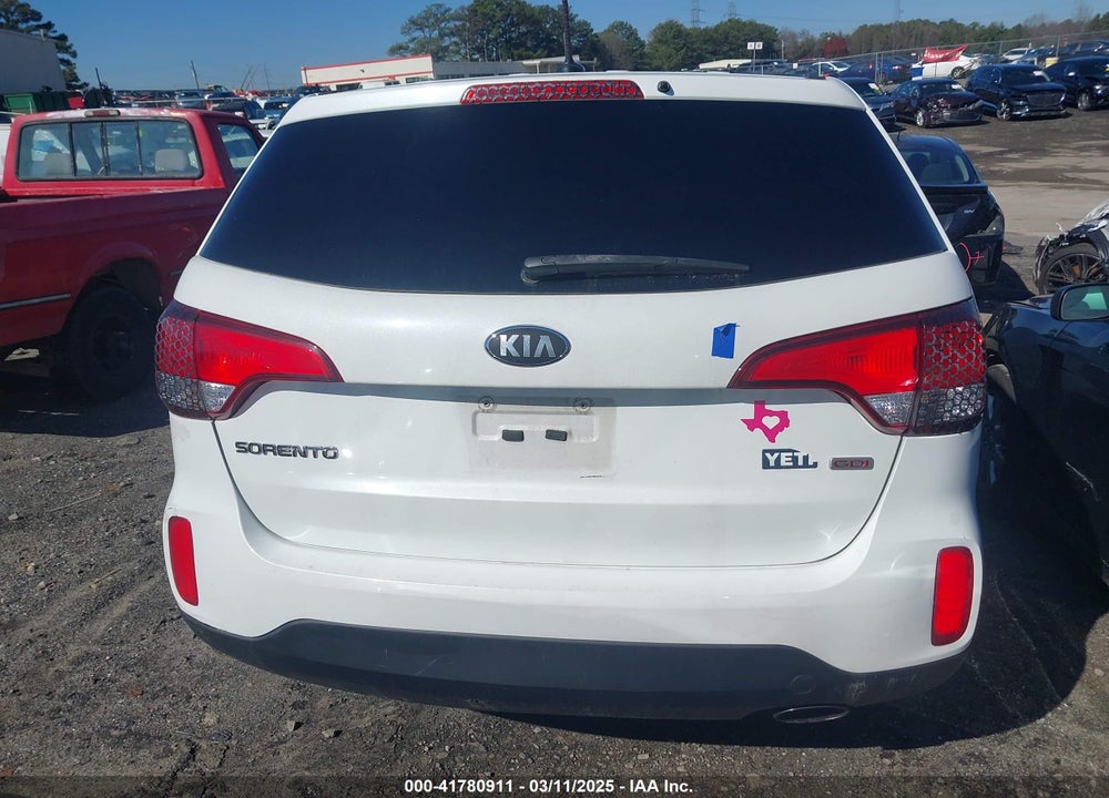 2015 KIA SORENTO VIN: 5XYKT3A65FG597900