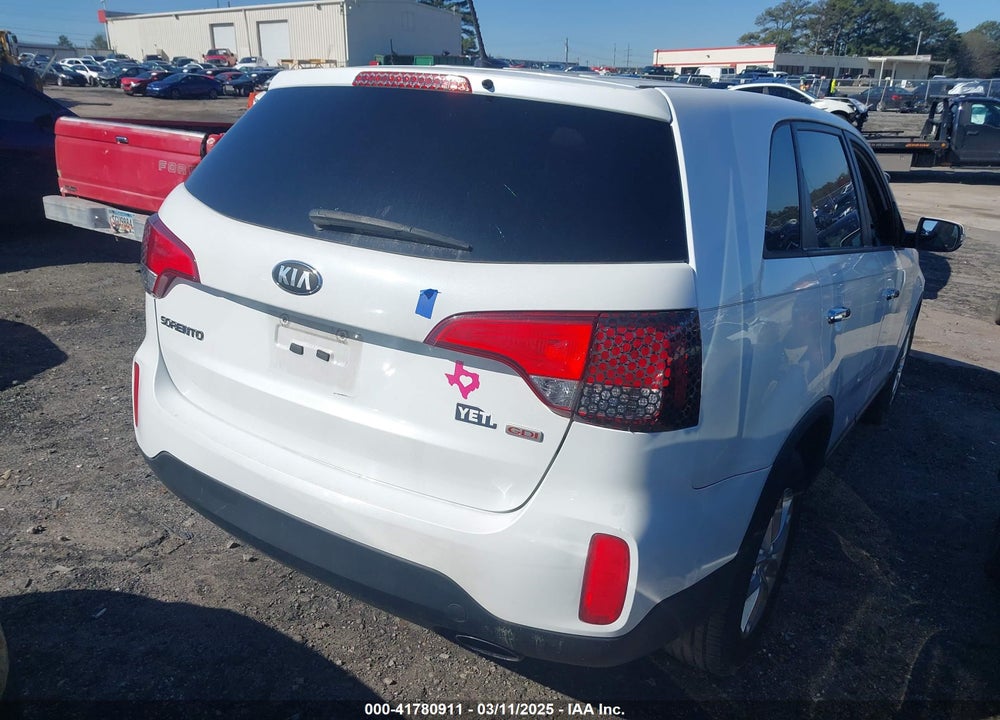 2015 KIA SORENTO VIN: 5XYKT3A65FG597900