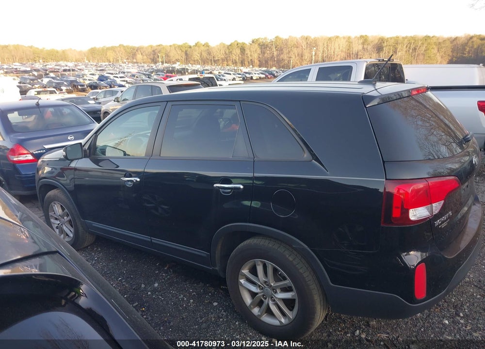 2015 KIA SORENTO VIN: 5XYKT3A67FG563411