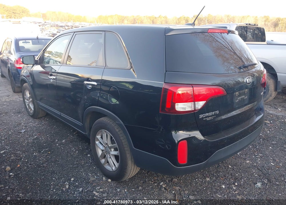 2015 KIA SORENTO VIN: 5XYKT3A67FG563411