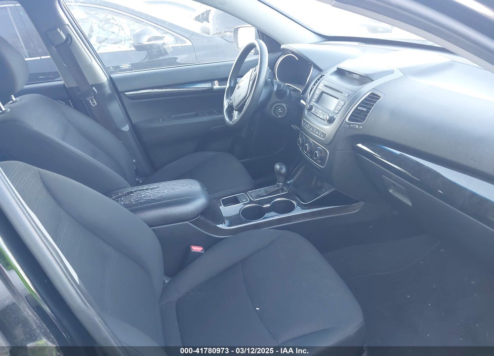 2015 KIA SORENTO VIN: 5XYKT3A67FG563411