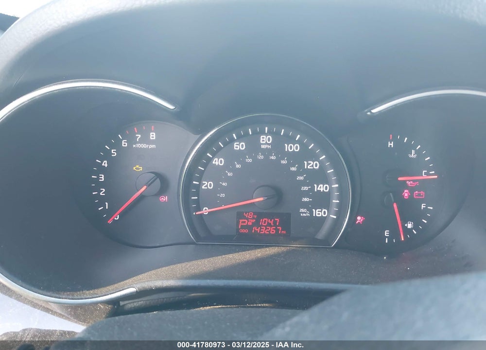 2015 KIA SORENTO VIN: 5XYKT3A67FG563411