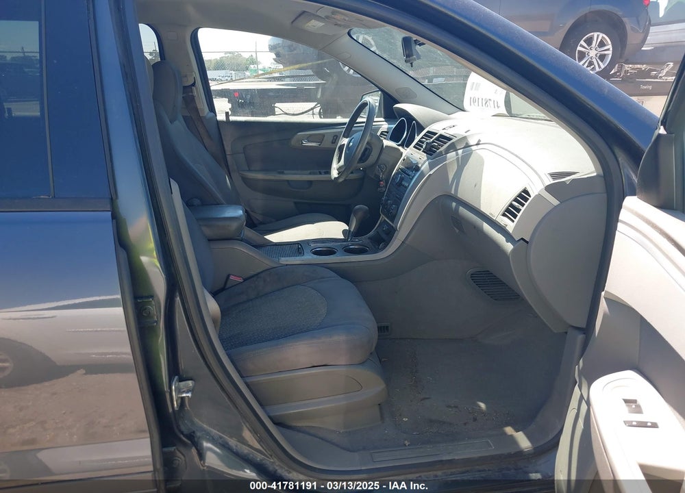 2011 CHEVROLET TRAVERSE VIN: 1GNKVFED2BJ379998