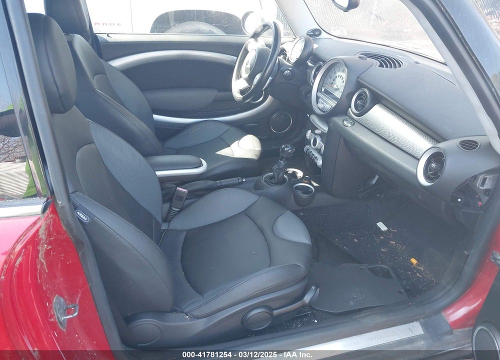 2010 MINI COOPER S VIN: WMWMF7C5XATZ74419