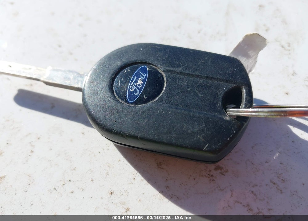 2017 FORD FOCUS VIN: 1FADP3E27HL256886