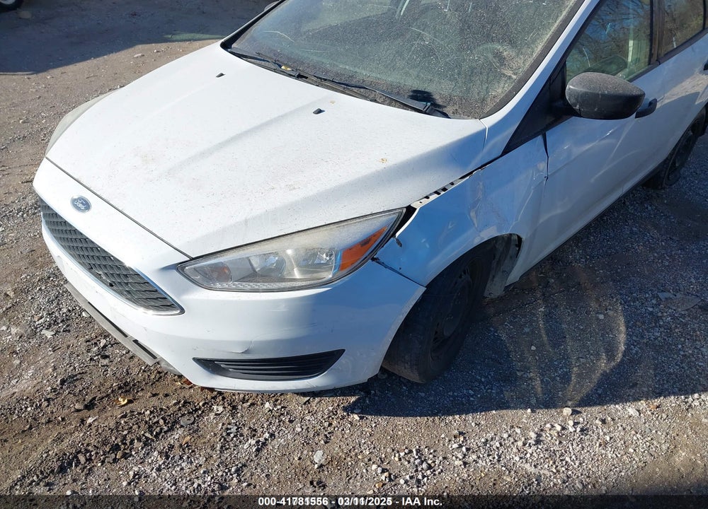 2017 FORD FOCUS VIN: 1FADP3E27HL256886