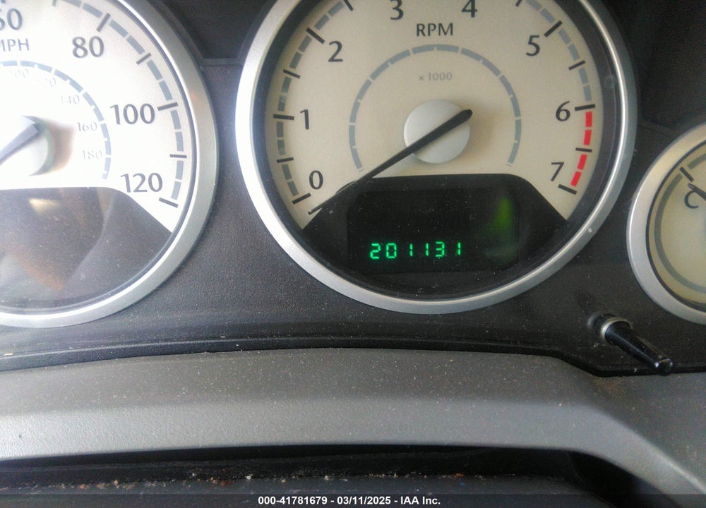2008 CHRYSLER TOWN & COUNTRY VIN: 2A8HR44HX8R698871