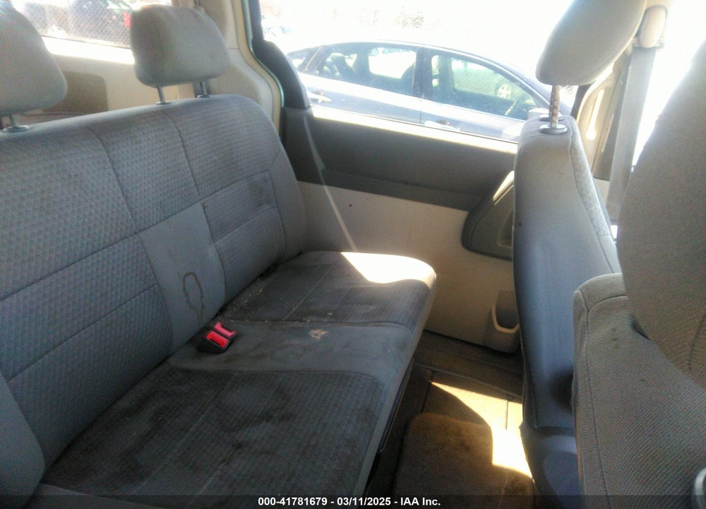 2008 CHRYSLER TOWN & COUNTRY VIN: 2A8HR44HX8R698871