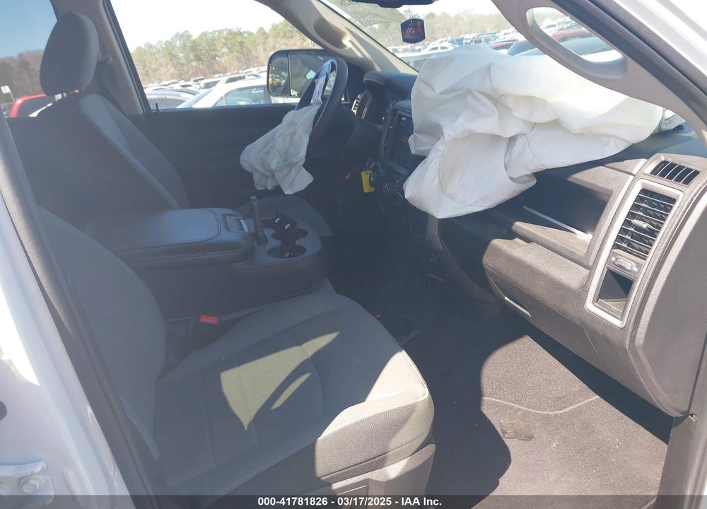 2022 RAM 1500 CLASSIC VIN: 1C6RR6FG4NS171163